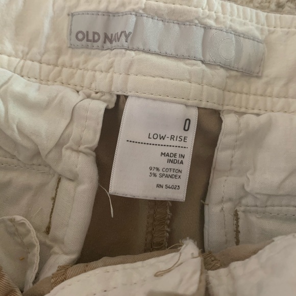 Khaki Old Navy Low-Rise shorts - Picture 3 of 3